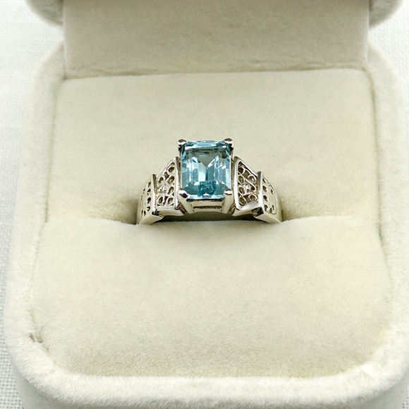 925 Sterling Silver Blue Topaz Ring Signed JED Size 5.5 - Picture 9 of 9